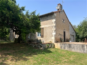 maison-villa à la vente -   86250  CHARROUX, surface 167 m2 vente maison-villa - APR741824